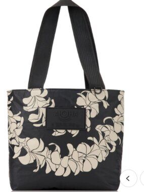 Aloha Collection Mini Tripper Plumeria Lei NWT